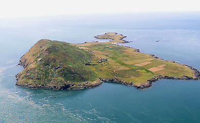 Британский остров с тремя жителями ищет сотрудников: что надо делать