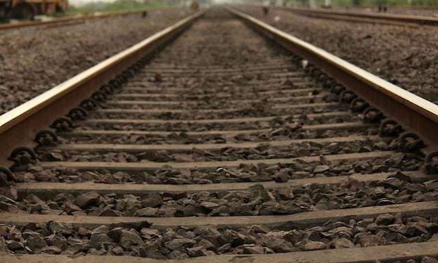 Чого домагається Росія ударами по залізниці, розповів експерт