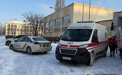 В столице ученик напал с ножом на свою преподавательницу и ученика, ему инкриминируют покушение на убийство