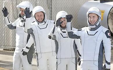 Чотири члени екіпажу МКС повернулися на Землю після дострокового завершення місії