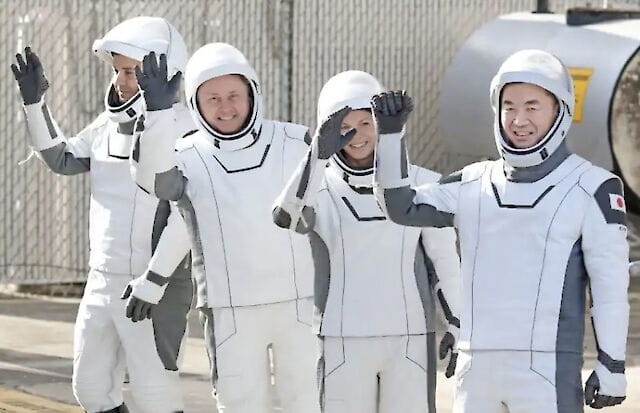 NASA: Crew-11 повернувся на Землю після першої медичної евакуації з МКС