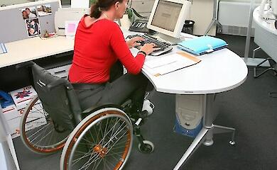 З 1 січня діє новий стандарт облаштування робочих місць для осіб з інвалідністю