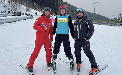 Микола Шот (у центрі)