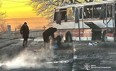 Російський дрон вдарив по автобусу з шахтарями на Дніпропетровщині