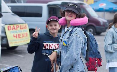 «Війна краде їхнє дитинство». Українські підлітки змушені брати на себе обов'язки дорослих