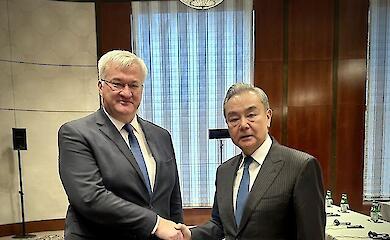 Сибіга запросив главу МЗС Китаю до України та заявив про роль Пекіна у досягненні миру