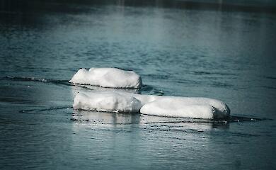 В Одеській області рятувальники витягли з-під льоду двох підлітків