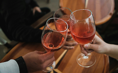 Побачив, як блогер п'є - захотів теж: дослідження виміряло ефект