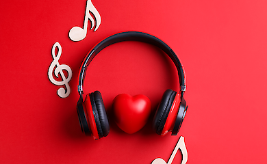 Suno і Udio вміють генерувати пісні за текстовим запитом, але їх звинувачують у тому, що ШІ вчився на чужій музиці без дозволу