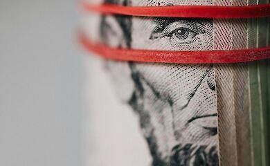 МВФ требует изменений &ndash; украинцы будут платить больше налогов 