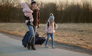 Між інтеграцією та поверненням: які рішення вже видно в даних про українців за кордоном