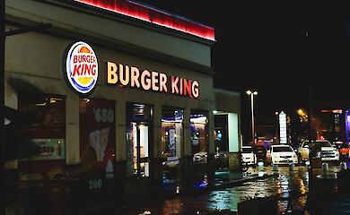 "Клієнт завжди правий": Burger King використовує ШІ для моніторингу поведінки співробітників