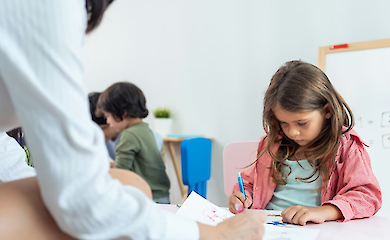 В Україні встановили оновлені критерії для кандидатів на роботу в школах і дитячих садках