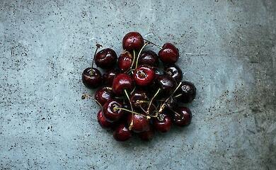 Який напій корисний для кишечника: гастроентеролог виділив головний сік