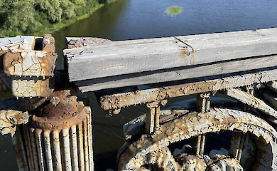 Видимі конструкції моста Панова, 20225 рік