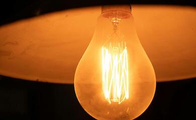 Электрическая лампочка, иллюстративное фото