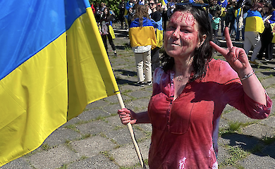 Ирина Земляная на акции в Варшаве 9 мая 2022 года