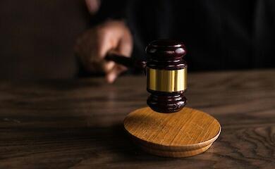 Экстрадиция и последствия выезда за границу: кого из украинцев могут привлечь к ответственности