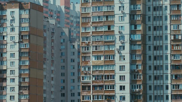 Де в Україні продаються квартири до 20 тисяч доларів і як змінився попит на ринку