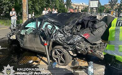 На місці загинули двоє чоловіків, жінка та 12-річний хлопчик