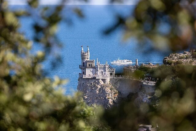 Україна посилює удари по логістиці окупантів у Криму. Що прогнозують аналітики
