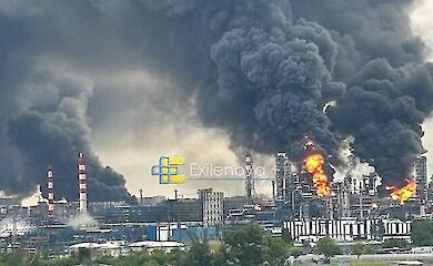 Українські дрони прорвали ППО Москви: пожежа за 15 км від Кремля на ключовому нафтовому об’єкті