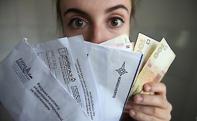 Украинцам объяснили, почему нельзя выбрасывать квитанции за коммунальные услуги
