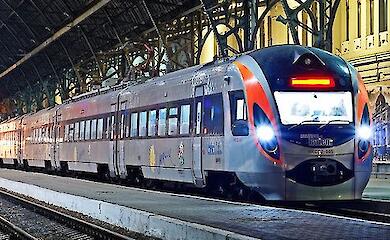 Нові правила перетину кордону потягами до Польщі: контроль проводитимуть у вагонах