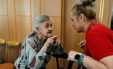 Мне очень хотелось ответить по существу, что 16 часов работы в сутки &mdash; это ненормально. И я на грани полного истощения