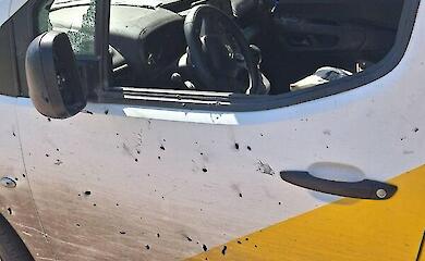 Российские оккупанты утром 1 августа атаковали дронами экипаж передвижного отделения Укрпочты