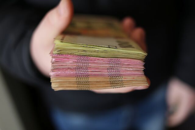Фінансова подушка вдома: скільки готівки потрібно мати на випадок форс-мажору