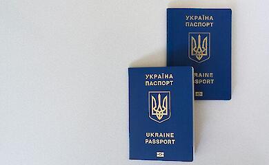 Мужчинам призывного возраста за границей ввели новые требования для обращения в консульства Украины