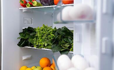 Как сохранить продукты без холодильника: эксперты дали советы на случай жары и отключения света