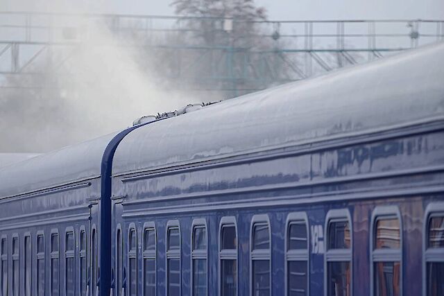 Укрзалізниця змінила розклад руху поїздів через тривалу атаку на Київщині