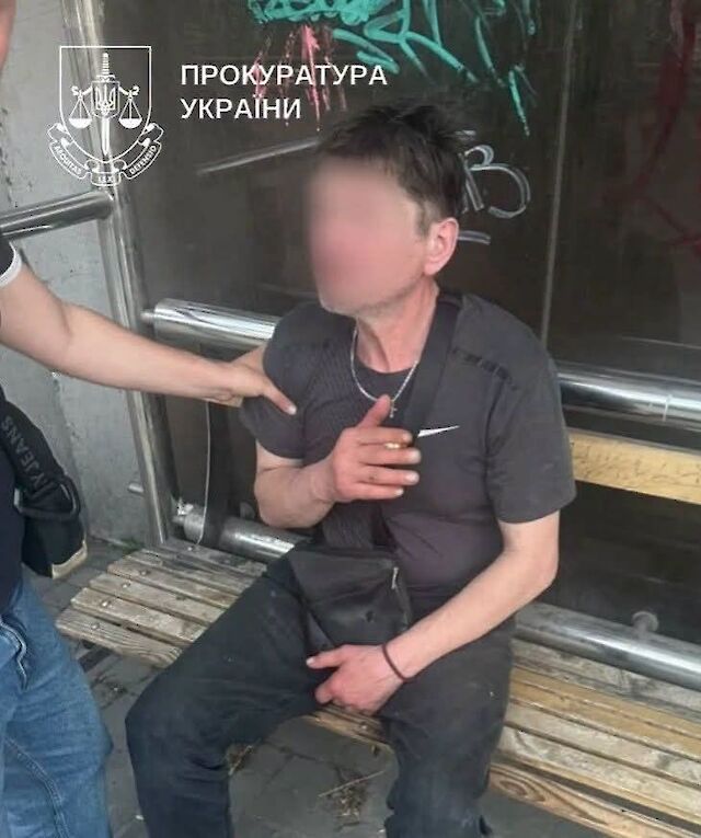 У Києві судитимуть чоловіка, який у дитячій лікарні змушував роздягнутись 8-річну дівчинку