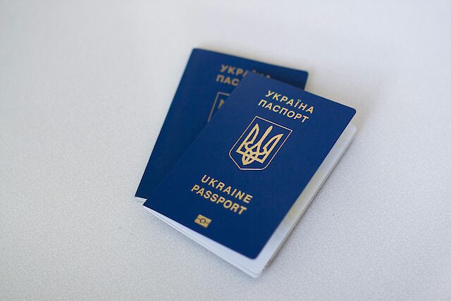 Нелегальний в’їзд та підроблені документи: кому з українців загрожує депортація з країн ЄС