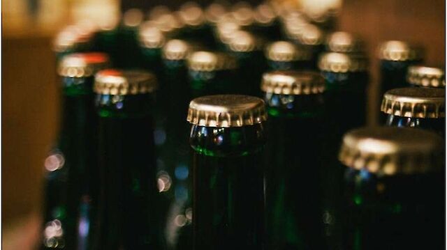 Підлітки вважають безалкогольні напої способом «вписатися» в компанію — дослідження