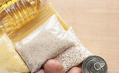 Переселенці віком від 60 років можуть отримати безкоштовні продуктові набори: відкрито реєстрацію