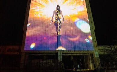 Автор Чорнобильського муралу і найбільшої діджитал-скульптури України презентував в місті-примарі Припять нову роботу