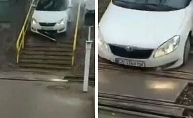 Столичный водитель решил объехать пробку, спустившись с лестницы - видео