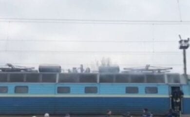 Пассажирский поезд Запорожье-Киев загорелся на ходу