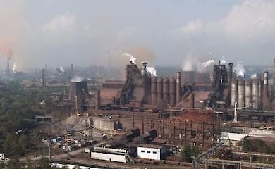 За нанесение экологического ущерба завод Ахметова заплатил миллионный штраф