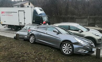 У вантажівки на спуску відмовили гальма. Постраждали 4 машини і автобус