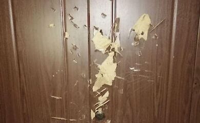 Ломився в двері до сусідів з сокирою