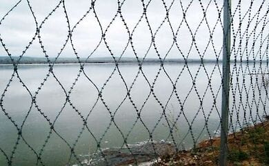 Украине начали штрафовать за ограждения к водоемам