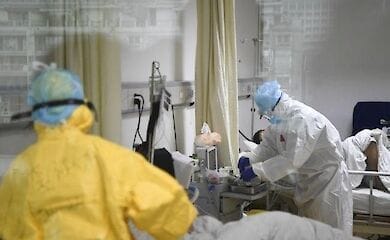 195 человек повторно заразились коронавирусом в Ухане