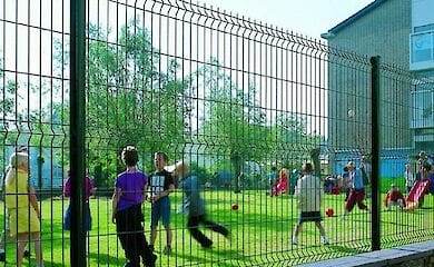 В Киеве выделили 20 миллионов на школьные заборы 