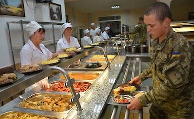 Інформація про зниження норм харчування для військових не відповідає дійсності - Міноборони