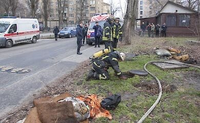 В люке теплотрассы обнаружили троих погибших мужчин