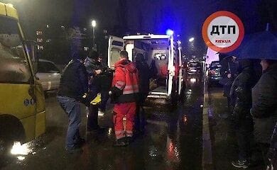 У столиці маршрутка збила жінку